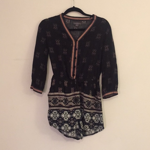 *BOGO 50%*Kendall&Kylie pattern 3/4 sleeve rompers - Picture 3 of 5